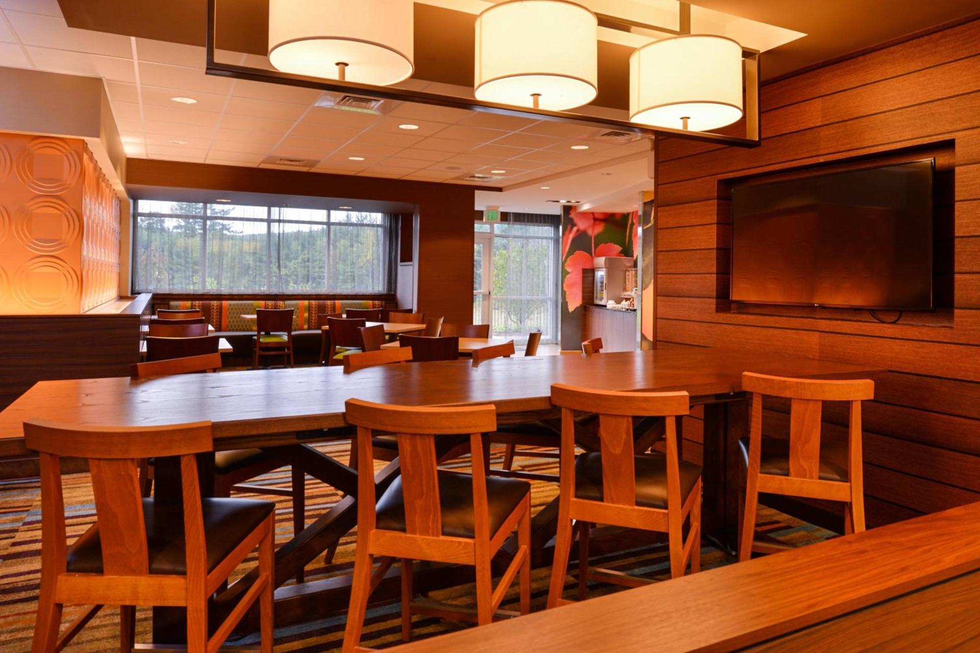 Fairfield Inn & Suites By Marriott Plymouth White Mountains Zewnętrze zdjęcie